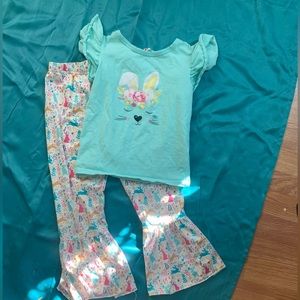 Bunny outfit flared pants